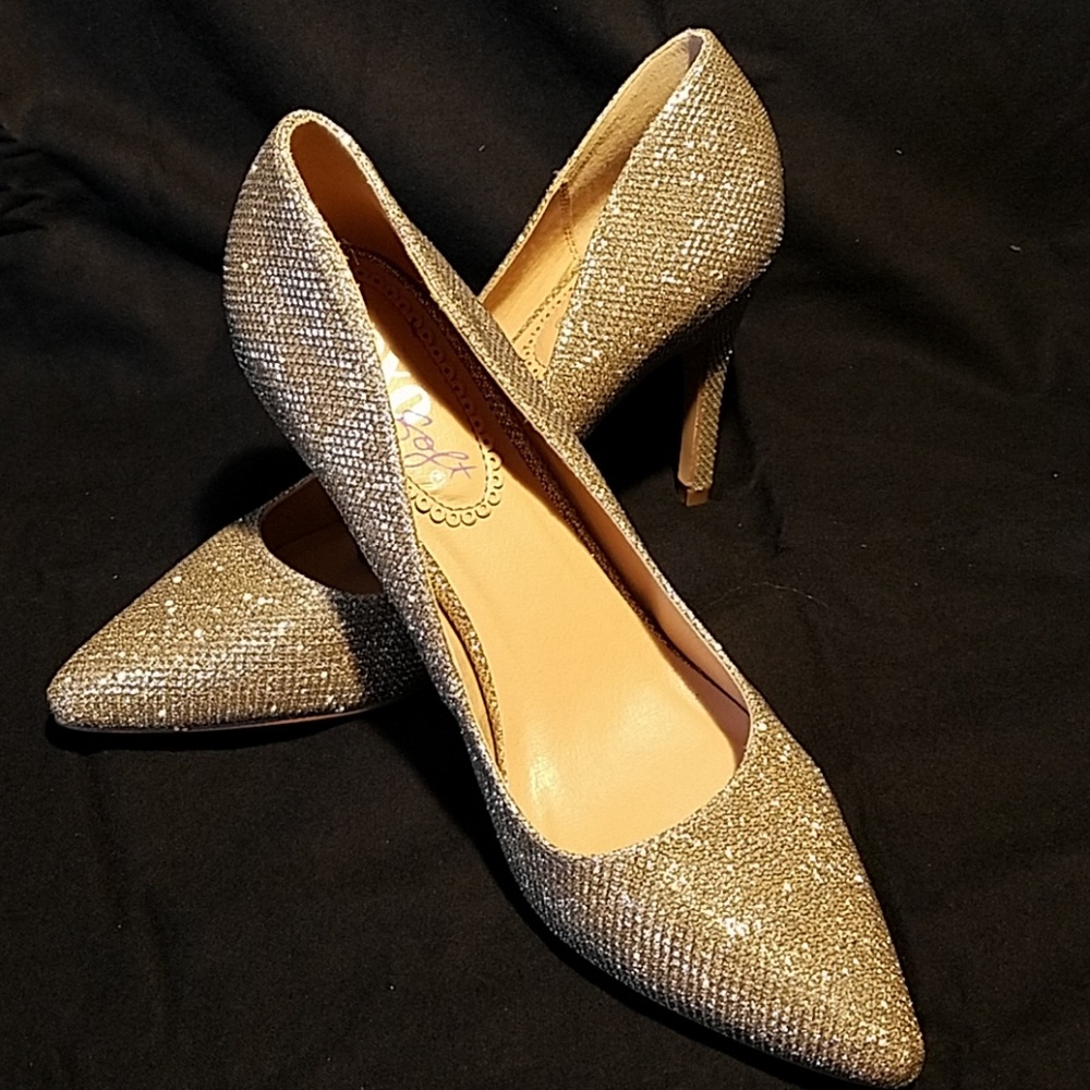 New never worn gold heels